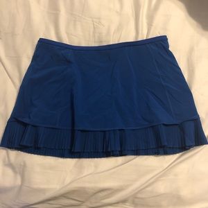 Blue lululemon skirt with pleating at bottom